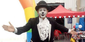 Contrata un payaso para tu evento y la vida será más feliz payasos, payasos tristes, de terror, maquillaje, pintacaritas, bufón, humorista, cómico, clown, arlequín, máscaras
